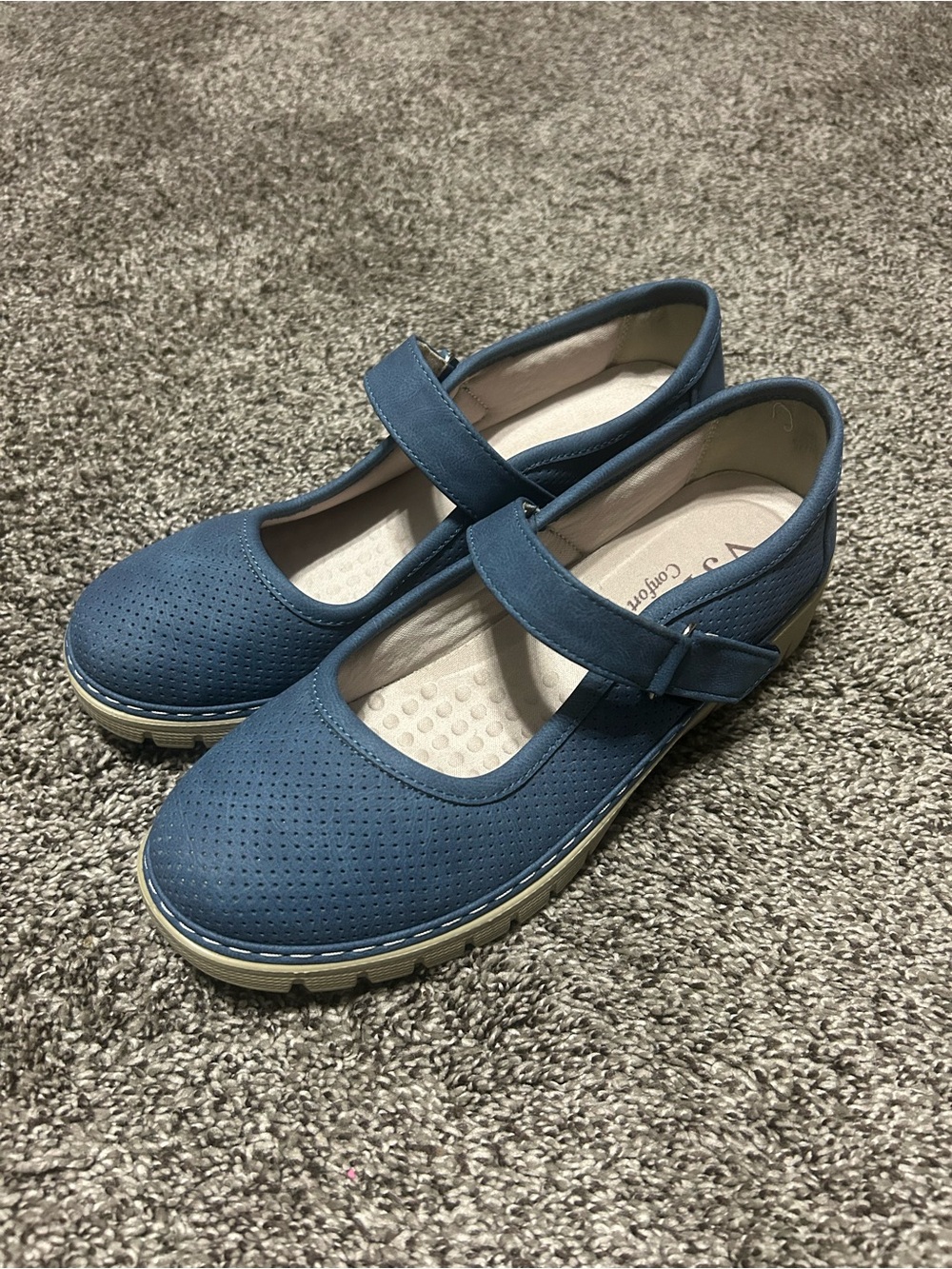VJH Confort Perforated Mary Jane Flats in Blue